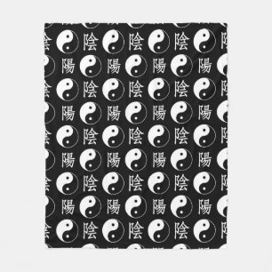 Chinesisches Textmuster für das Black Yinyang-Symb Fleecedecke