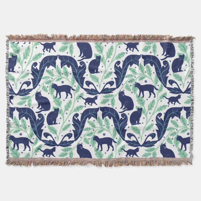 Chinoiserie Blue Mint Black Cat-Whimsical Decke (Vorderseite)