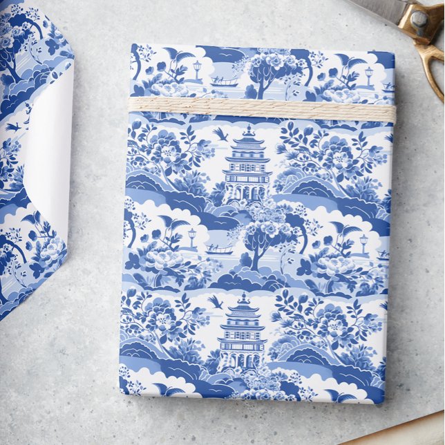 Chinoiserie Blue & White Pagodas Geschenkpapier (Von Creator hochgeladen)