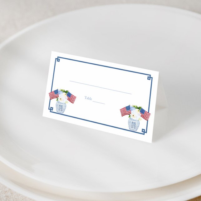 Chinoiserie Chic USA Flag Ginger Jar Wedding Lunch Platzkarte (Patriotic watercolor USA flags in ginger jar vase red white and blue place cards or food tents)