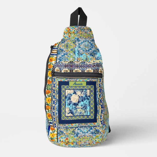 Chinoiserie-Monogramm-Präparat aus elegantem, blum Crossbody Bag (Vorderseite)