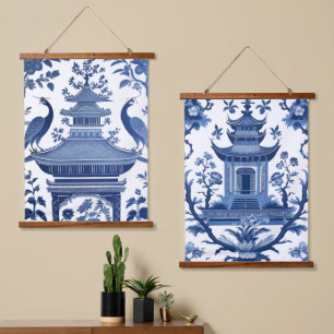 CHINOISERIE-PAGODEN IN BLAU 1 & 2 WANDTEPPICH MIT HOLZRAHMEN
