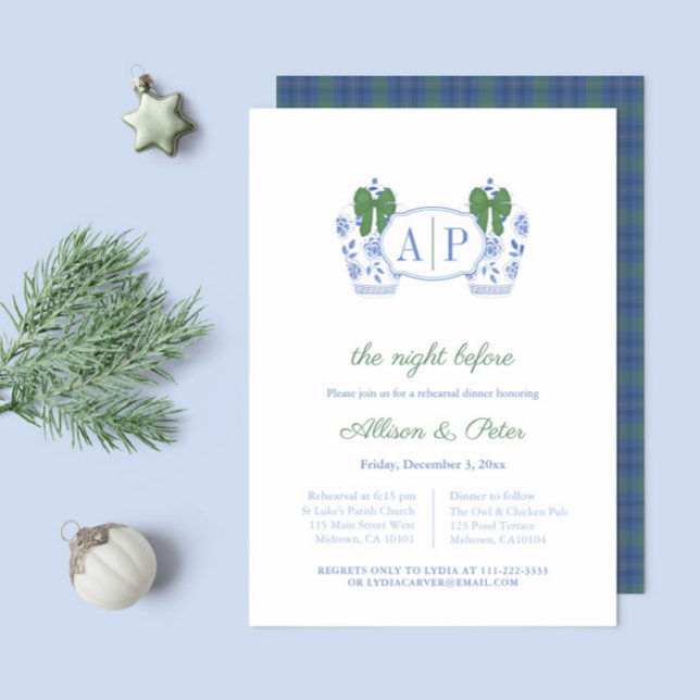 Chinoiserie Weihnachten Hochzeit Probe Dinner Einladung (Christmas Chinoiserie Monogram Wedding Rehearsal and Dinner invitation with blue green tartan backer)