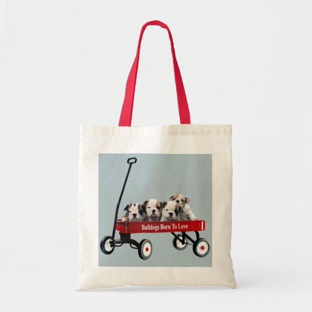 Chiots de bouledogue dans le sac fourre-tout à (Devant)