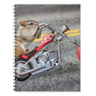 Chipmunk-Radfahrer, der ein Motorrad reitet Notizblock