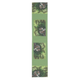 Chipmunk-Stechpalme Tablerunner Kurzer Tischläufer