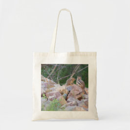 Chipmunks, die den Horizont abstecken Tragetasche