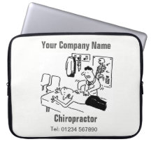 Chiropraktor behandelt einen geduldigen, sonnigen 