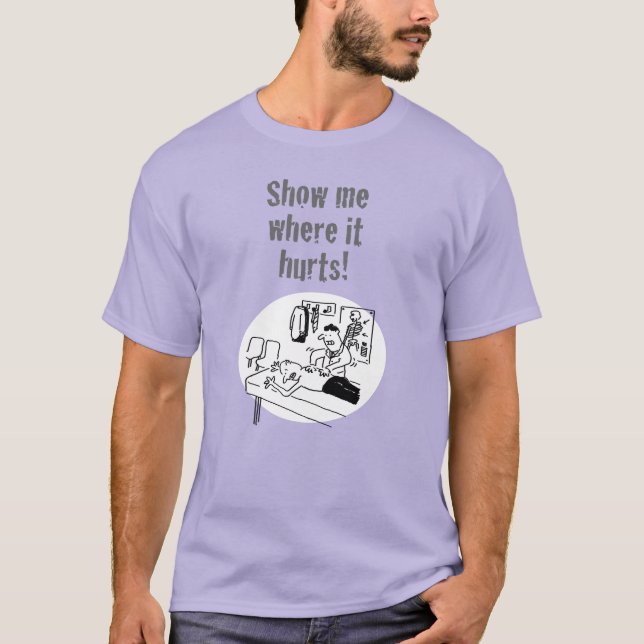 Chiropraktor behandelt einen geduldigen, sonnigen  T-Shirt (Vorderseite)