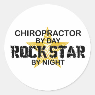 Chiropraktor-Rockstar bis zum Nacht Runder Aufkleber