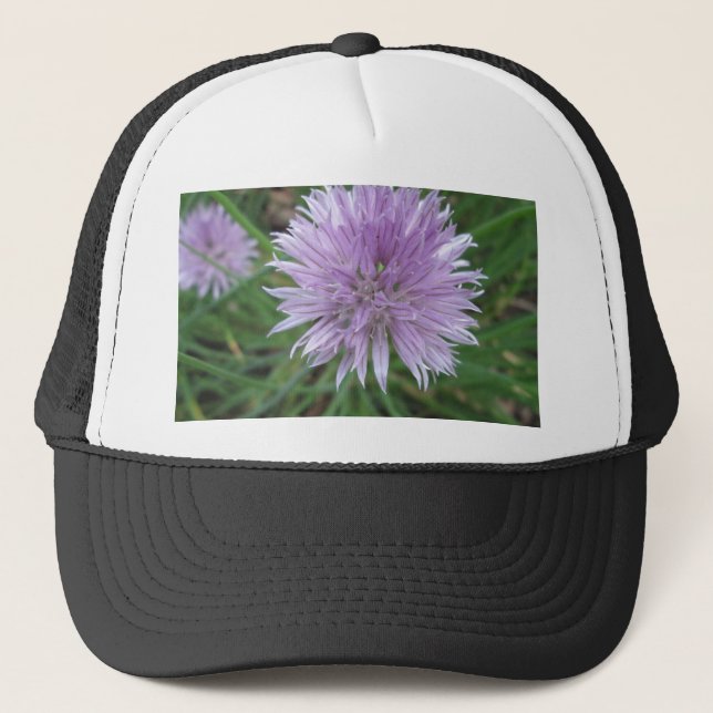 Chive Blossom Truckerkappe (Vorderseite)