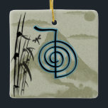 Cho Ku Rei Reiki Mountain Keramikornament<br><div class="desc">Dieses mächtige Reiki-Symbol Cho Ku Rei soll die Universelle Energie ankurbeln, den Reiki-Prozess beschleunigen und die Energie klarer machen. Es ist als Schutzsymbol bekannt und wird verwendet, um die Energie zu reinigen und Gegenstände wie Nahrung und Kristalle zu belasten. Dieses Symbol ist schwarz mit Prägung und blauem Energiebild. Ich habe...</div>