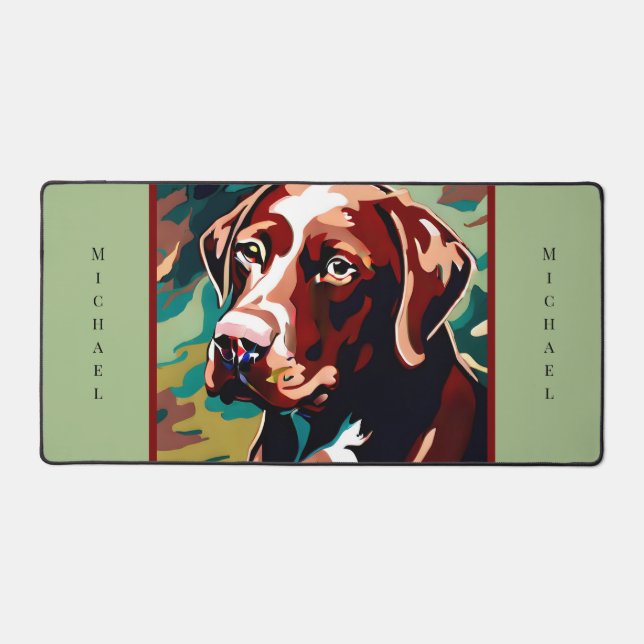 Chocolat Lab Chien sur Camo Monogramme (Recto)