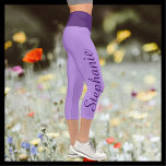 CHOOSE YOUR COLOR CUSTOM yoga capri leggings<br><div class="desc">WÄHLEN SIE IHRE FARBE maßgeschneiderte Yoga Capri Leggings! Mit dem Namen in einem lila, großen, dunklen Skript bis zu einem Bein! Das Beispiel ist blass lila mit dunkler lila Taille, aber Sie können leicht anpassen, um die Farbe Ihrer Wahl, "kreieren Sie Ihre eigene". Auch leicht zu ändern oder zu löschen...</div>