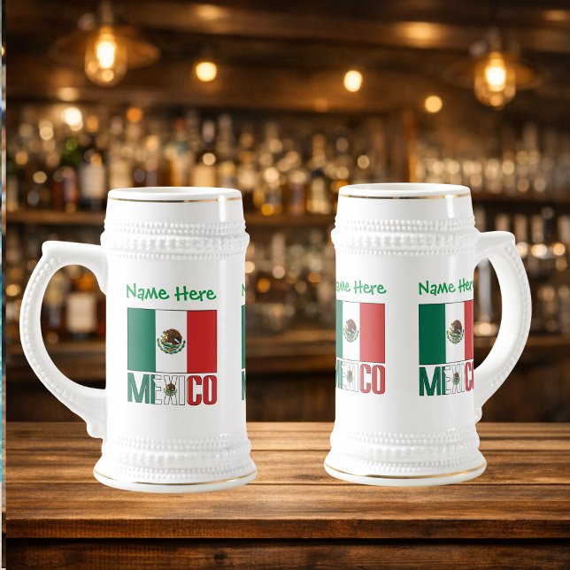 Chope À Bière Drapeau du Mexique personnalisé (Personalized beer stein with design on three sides. Mexican Flag and MEXICO with name above.)