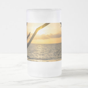Chope Givrée Silhouette Arbre Soleil Folie Bière En Verre Froid