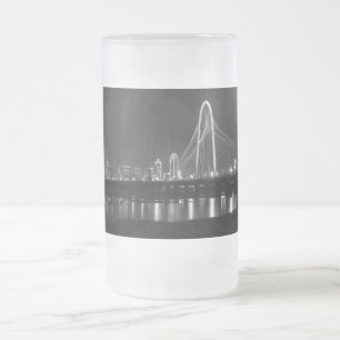 Chope Givrée Vue en niveaux de gris du pont de Dallas