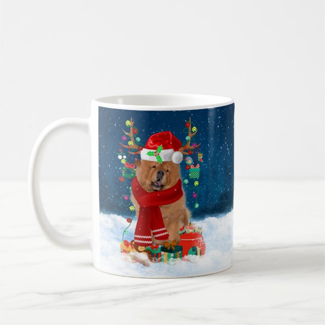 Chow Chow Hund im Schnee mit Weihnachtsgeschenke Kaffeetasse (Links)