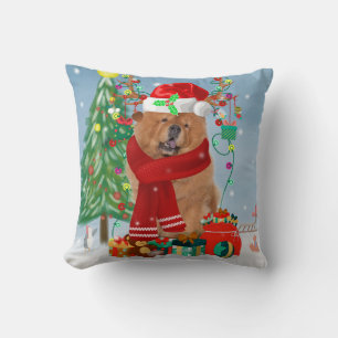 Chow Chow Hund im Schnee mit Weihnachtsgeschenke Kissen