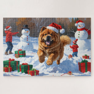Chow Chow läuft im Schnee mit Weihnachtsmütze