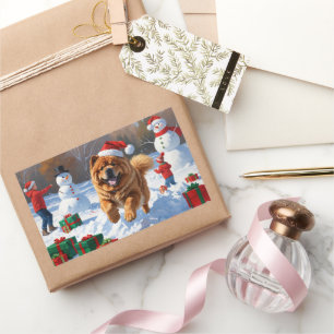 Chow Chow läuft im Schnee mit Weihnachtsmütze Rechteckiger Aufkleber