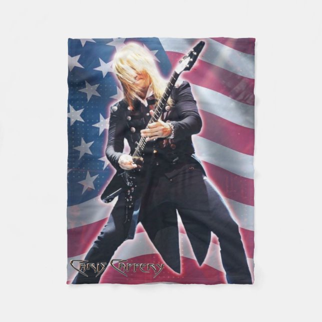 Chris Cafferet mit Flag Fleece Blanket (Vorderseite)