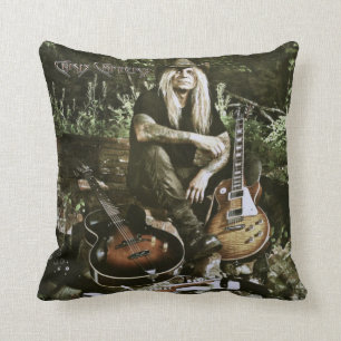 Chris Caffery Sitting mit Gitarren (gefiltert) Kissen