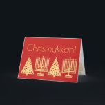 Chrismukkah Gold und Red Holiday hinzufügen Ihr Fo Feiertagskarte<br><div class="desc">Fügen Sie Ihr Lieblings-Foto in das Innere dieser Chrismukka-Urlaubskarte in Rot und Gold. Diese schlichte und elegante Grußkarte eignet sich perfekt für Familien, die Weihnachten und Hanukkah feiern. Meine simulierten goldenen Bilder des Weihnachtsbaumes und der Hanukkah Menorah werden in der Karte wiederholt, zusammen mit zwei Textabschnitten, die Sie anpassen können:...</div>