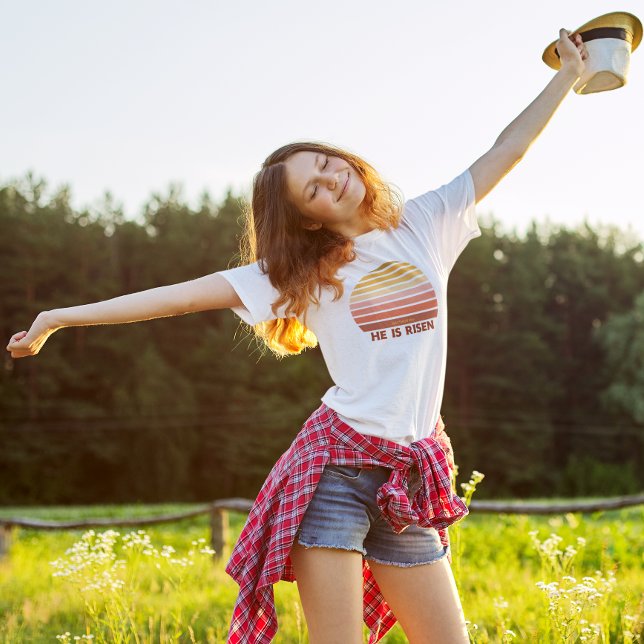 Christlich ist er Retro Sun Oster. T-Shirt (Von Creator hochgeladen)