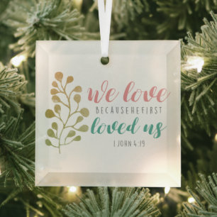 Christlicher Bibelvers Wir lieben, weil Kalligrafi Ornament Aus Glas