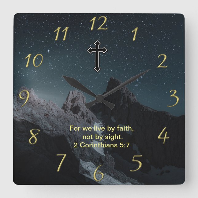 Christlicher Glaubenskreuz mit 2 Korinthesen 5:7 Quadratische Wanduhr (Vorderseite)