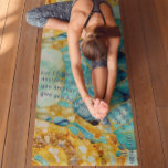 Christliches Jeremiah 29:11 Abstraktes Sonnenmosai Yogamatte<br><div class="desc">Die atemberaubende Abstrakte Sun Mosaik Yoga Mat in fesselnd aquamarin blau und lebendig gelb. Verziert mit dem inspirierend Bibelvers Jeremiah 29:11, eine mächtige Erinnerung der Hoffnung und des Zwecks. Diese einzigartige Matte fügt Ihrer Yogapraxis eine Touch Spiritualität hinzu. Das abstrakte Sonnendesign ist ein Symbol für Vitalität und Positivität, perfekt ergänzt...</div>
