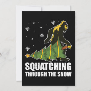 Christmas Bigfoot Squatching Through The Snow Feiertagskarte
