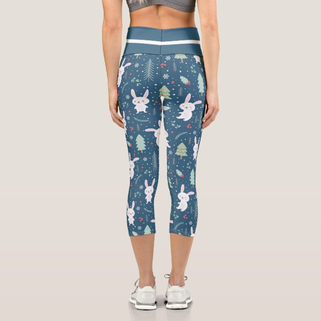 Christmas Bunny auf Blue Capri Leggings (Rückseite)