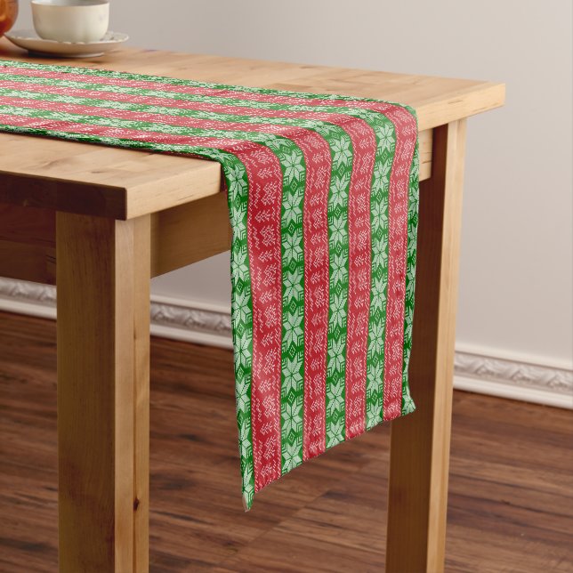 Christmas embroidered Snowflakes, Christmas trees, Kurzer Tischläufer (Beispiel)