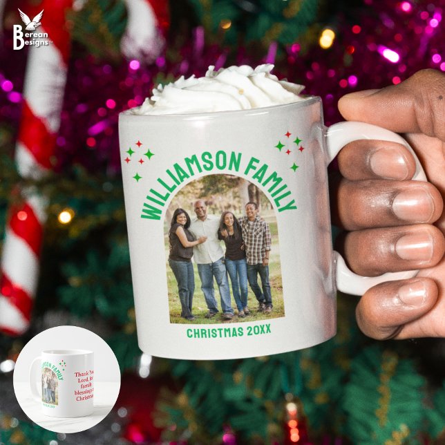 CHRISTMAS FAMILY REUNION Group Souvenir Photo Kaffeetasse (Christmas Family Reunion Photo mug with customizable photo and text to celebrate the festivities)