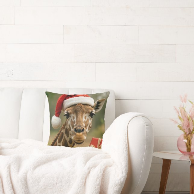 Christmas Giraffe With Holiday Gift Kissen (Liege)