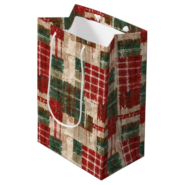 Christmas Grunge Kariert Mittlere Geschenktüte (Vorderseite Schrägansicht)
