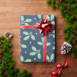 Christmas Holly Ivy Pattern Geschenkpapier<br><div class="desc">Weihnachten Heilige Ivy Muster gezeichnet von mir in Prokretion.</div>