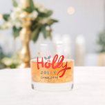 Christmas Holly Jolly Fun Winter Personalisiert Na Whiskyglas<br><div class="desc">Weihnachten Holly Jolly Fun Winter Personalisierter Name Whiskey Gläser enthält den Text "Holly Jolly in rot und blau modernen kalligraphischen Skript Typografie und personalisiert mit Ihrem individuelle Name. Von Heiligen und Schneeflocken umgeben. Perfekte Geschenke für Weihnachten und Feiertage oder Weihnachten Party. Entworfen von ©Evco Holidays www.zazzle.com/store/evcoholidays</div>