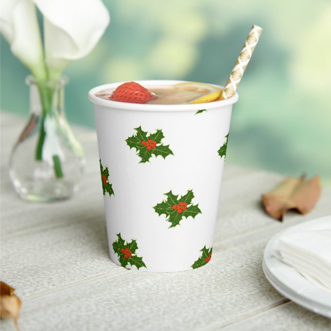 Christmas Holly Pattern Red Berries Green Blätter Pappbecher (In Situ)