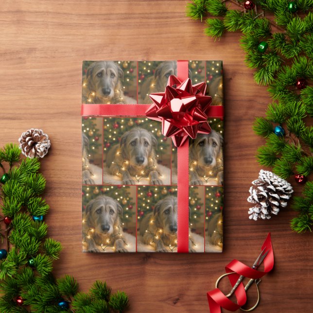 Christmas Irish Wolfhound Tangled In Lights Geschenkpapier (Feiertagsgeschenk)