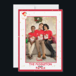 Christmas Jolly Santa Claus Foto Merry Gruß Feiertagskarte<br><div class="desc">Ein roter Hintergrund mit einem Jolly Weihnachtsmann ist die Grundlage für diese maßgeschneiderte Weihnachtsfeier. Ändern Sie die Informationen einfach,  um Ihr Design anzupassen. Ändern Sie das Bild für Ihr eigenes Foto. Von einer Reihe von Weihnachten Urlaub stationär von Chessie's Fine Designs.</div>