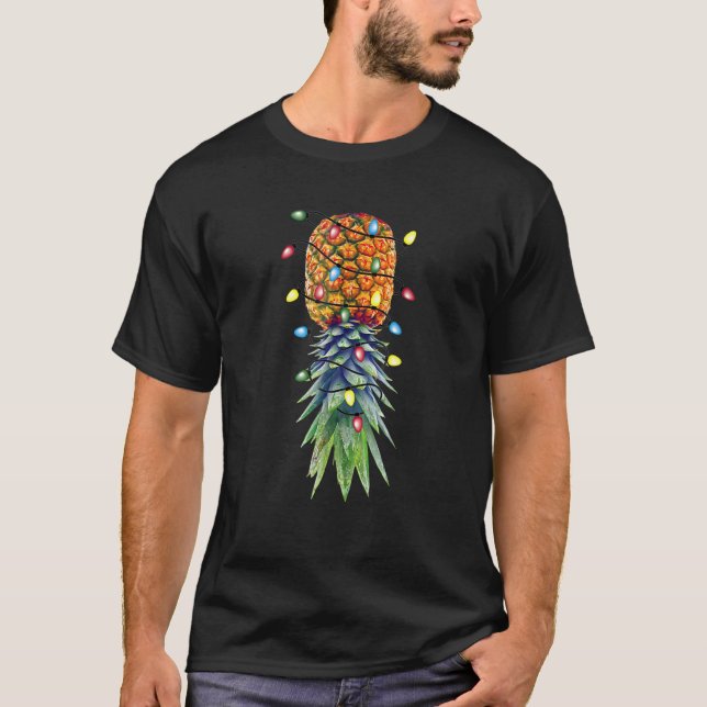 Christmas Lights Upside Down Pineapple Swinger T-Shirt (Vorderseite)