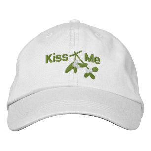 Christmas Mistletoe Kiss Me Bestickte Kappe