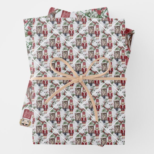 Christmas nutcrackers and lanterns geschenkpapier set (Beispiel)