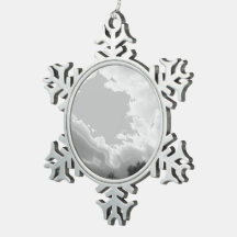 CHRISTMAS ORNAMENT ART AND DESIGN