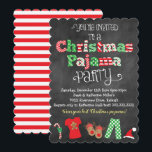 Christmas Pajama Party Chalkboard Einladung<br><div class="desc">Diese lustige und festliche Weihnachts-Pajama-Party-Chalkboard-Stil Einladung ist perfekt für jedes Weihnachts-Pajama-Thema Veranstaltung! Dieses Design ist mit einem Chalkboard-Stil,  hellen Weihnachtsfarbenmustern Buchstaben und lustigen Weihnachtsgrafiken und Illustrationen entlang der Unterseite einschließlich Weihnachtsjamas,  Rentierschuhen,  Zuckerrohr und Weihnachtsmannmütze!</div>