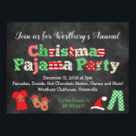 Christmas Pajama Partys Chalkboard Style Poster<br><div class="desc">Dieses lustige und festliche Weihnachts-Pajama Party Chalkboard Stil Poster ist perfekt für jedes Weihnachts-Pjama-Thema Veranstaltung! Dieses Design ist mit einem Chalkboard-Stil,  hellen Weihnachtsfarbenmustern Buchstaben und lustigen Weihnachtsgrafiken und Illustrationen entlang der Unterseite einschließlich Weihnachtsjamas,  Rentierschuhen,  Zuckerrohr und Weihnachtsmannmütze!</div>