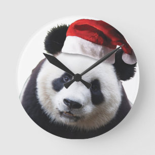 Christmas Panda Bear with Santa Hat Runde Wanduhr